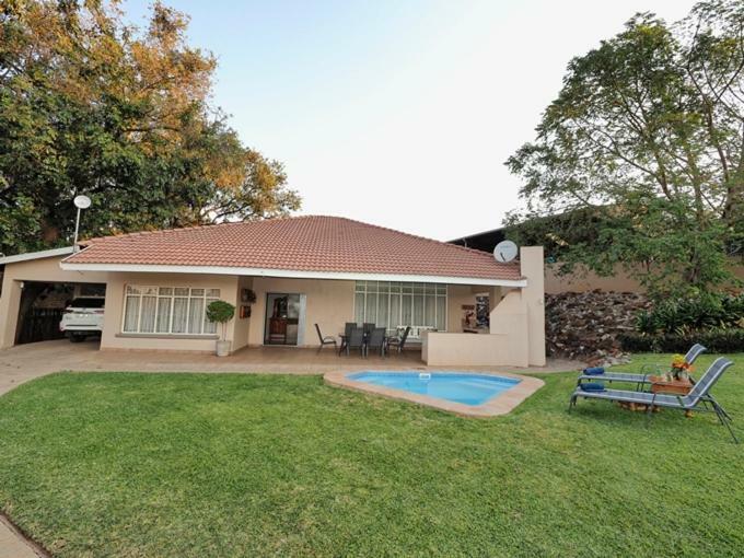 Poinsettia Family Cottage Hazyview Bagian luar foto